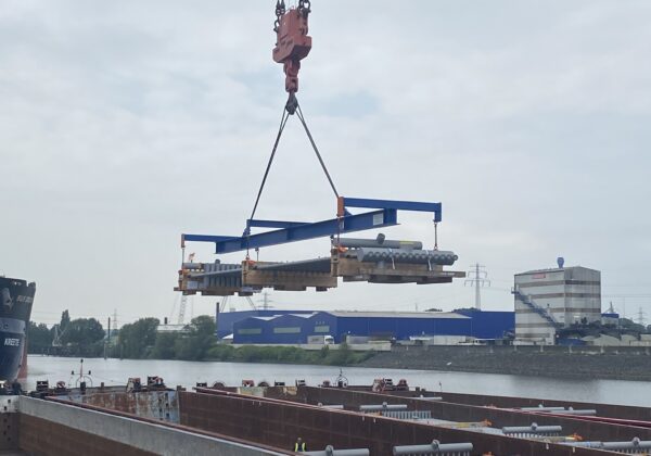 FOB Hamburg for India by fleet of barges