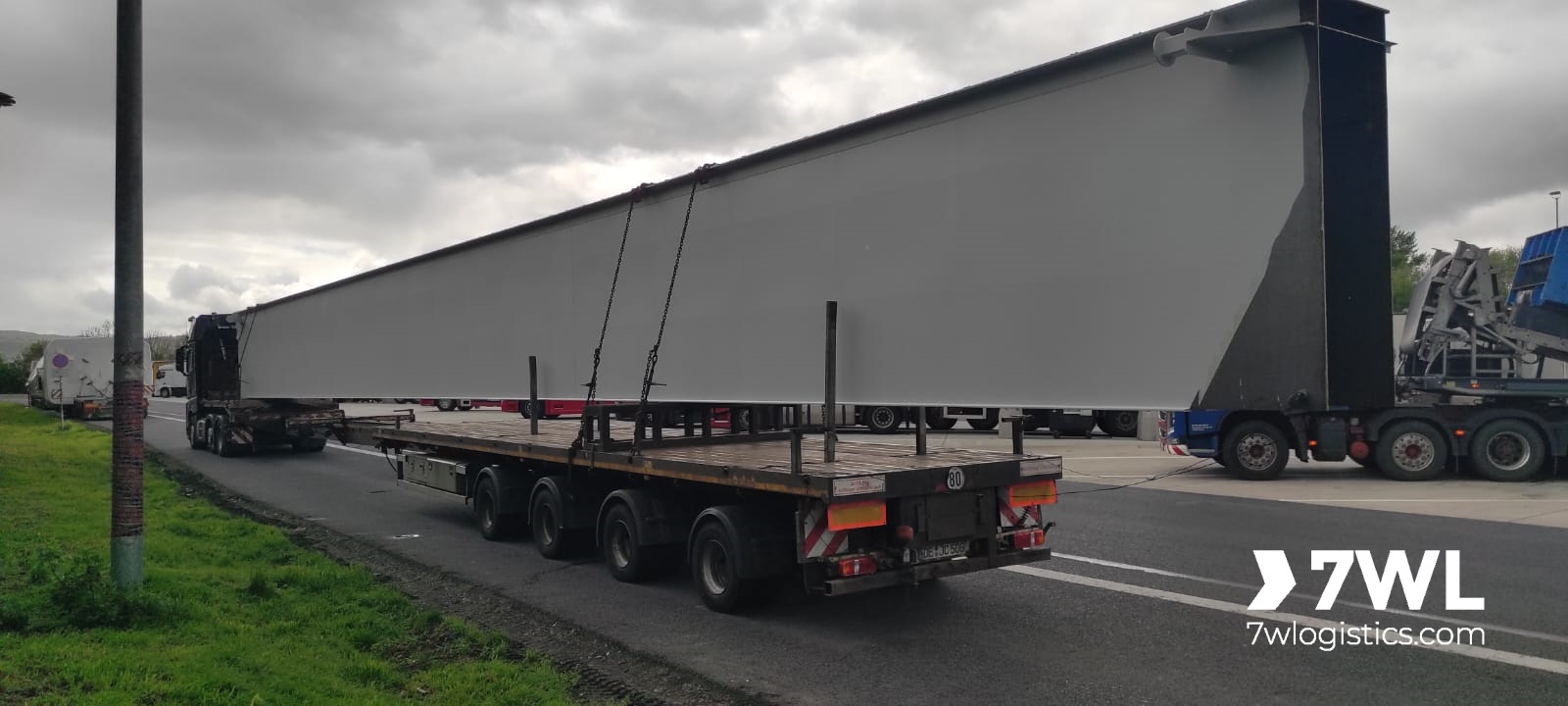 Crane girder moves within Germany